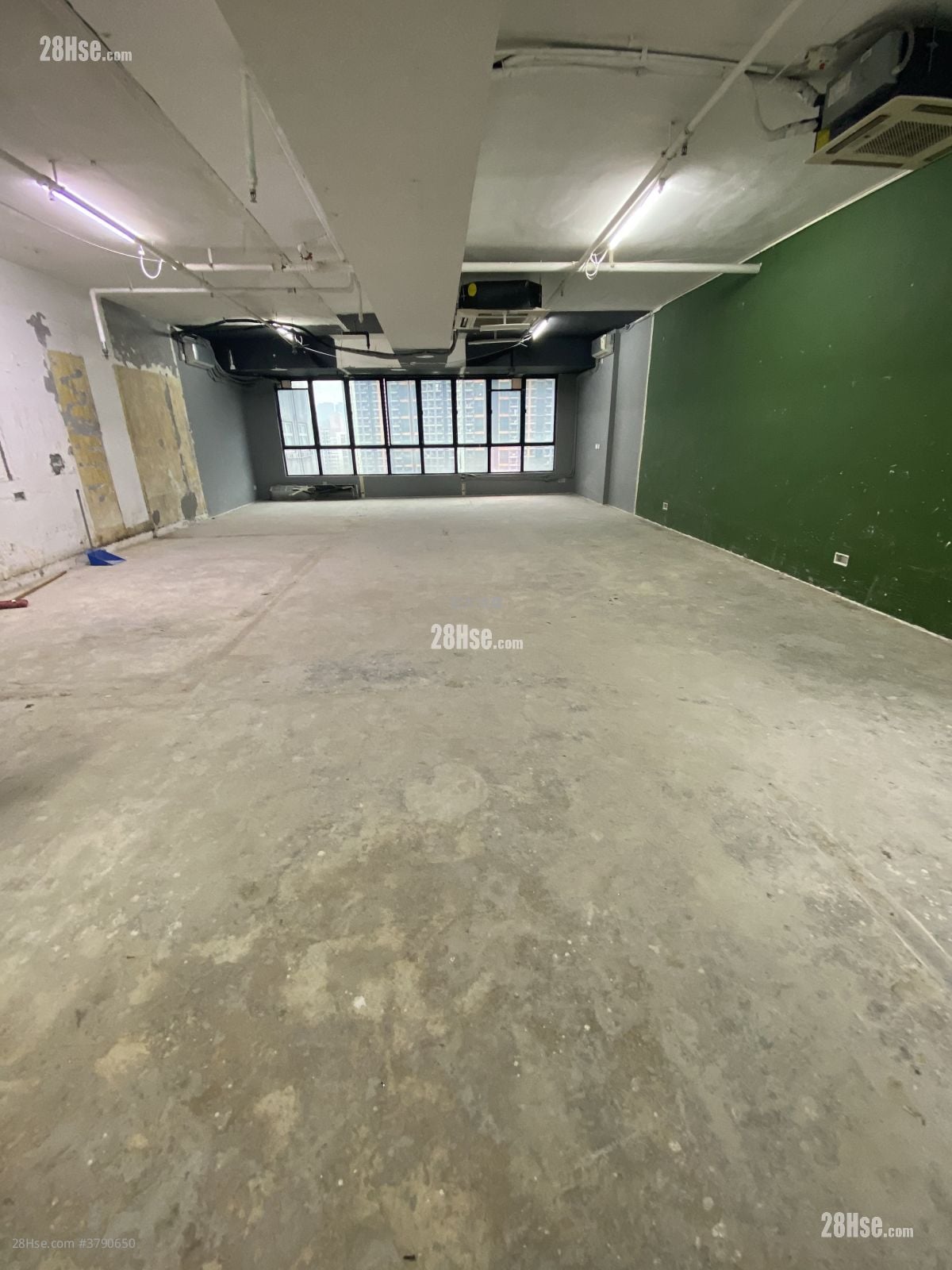 Spk Rental 1,100 ft²