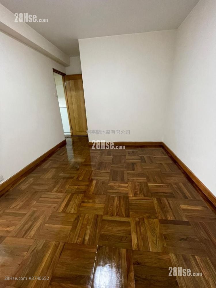 Mei Foo Sun Chuen Sell 2 Bedrooms , 2 Bathrooms 679 ft²