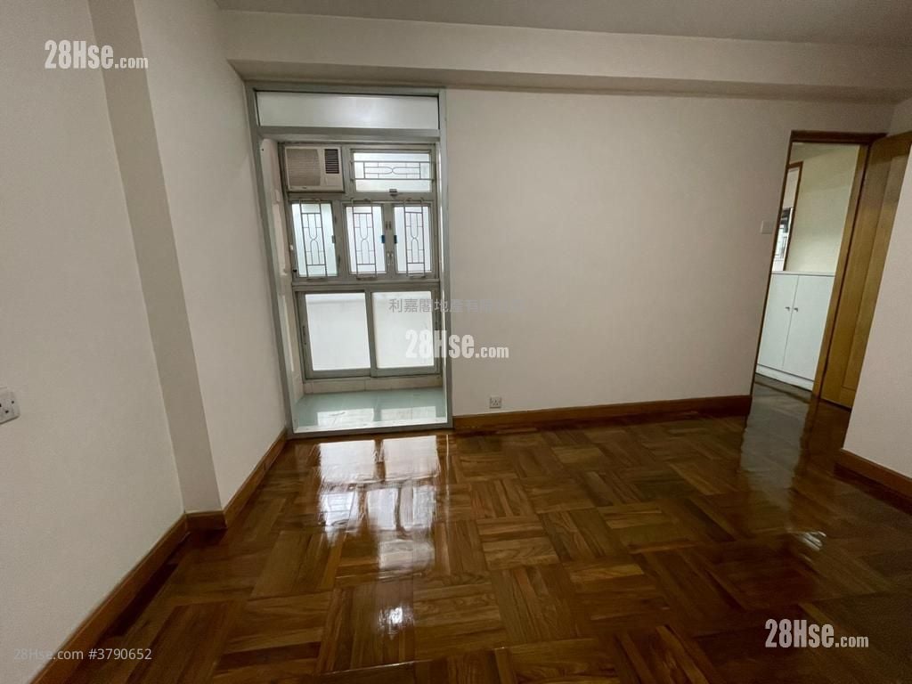 Mei Foo Sun Chuen Sell 2 Bedrooms , 2 Bathrooms 679 ft²