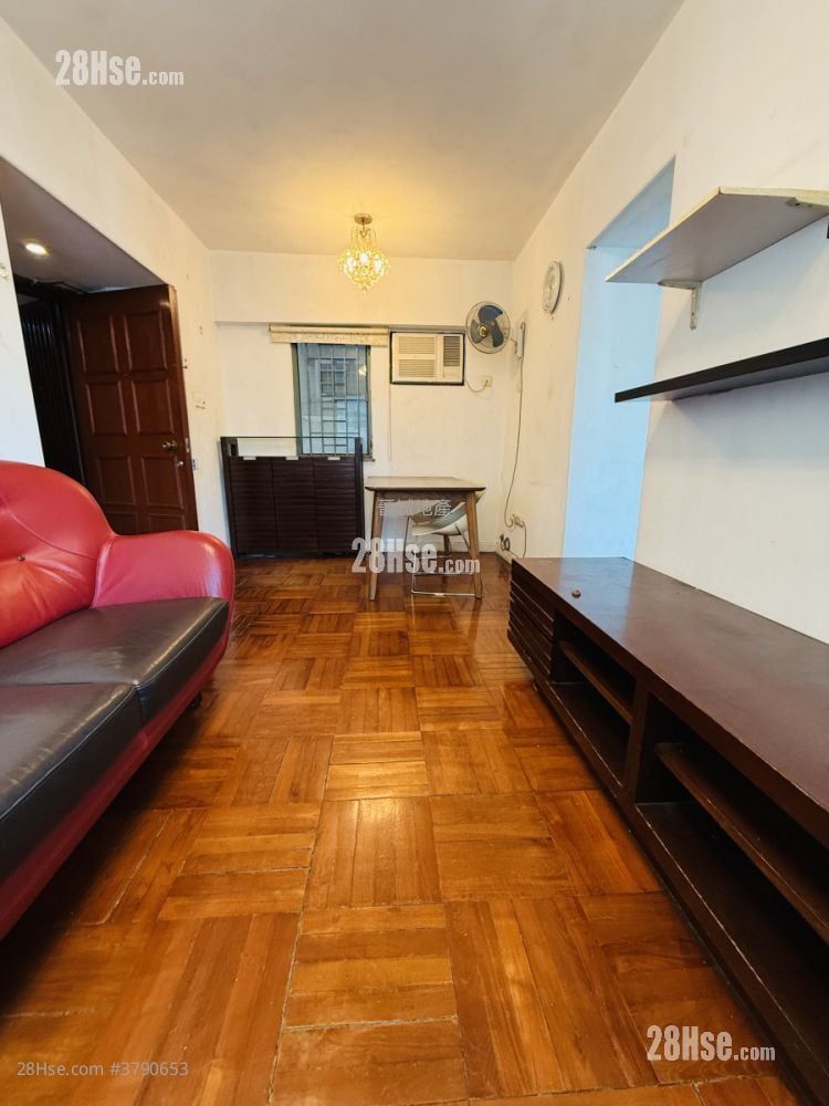 Sea Crest Villa Sell 2 Bedrooms , 1 Bathroom 454 ft²