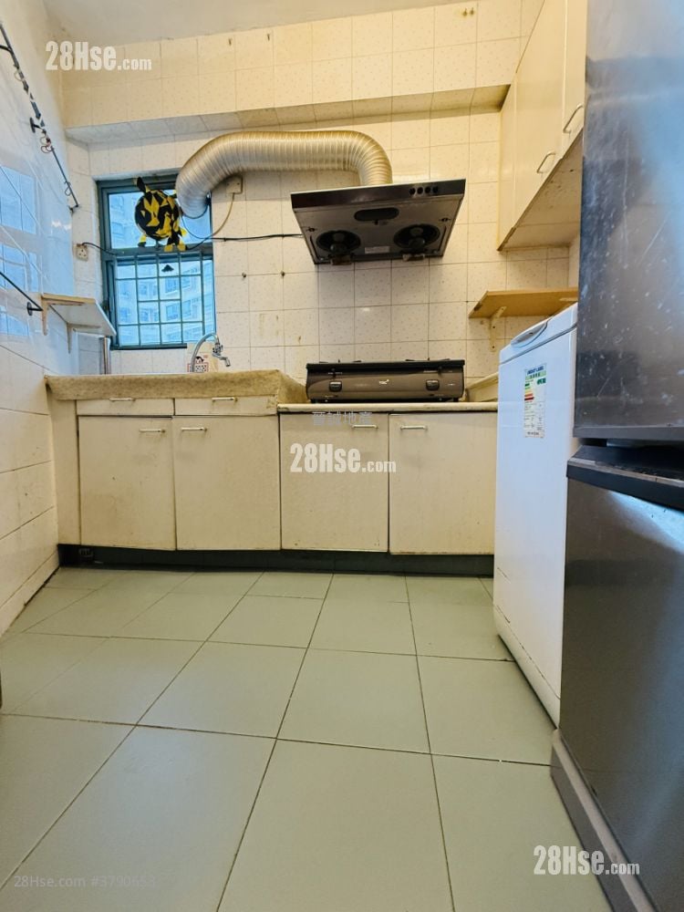 Sea Crest Villa Sell 2 Bedrooms , 1 Bathroom 454 ft²