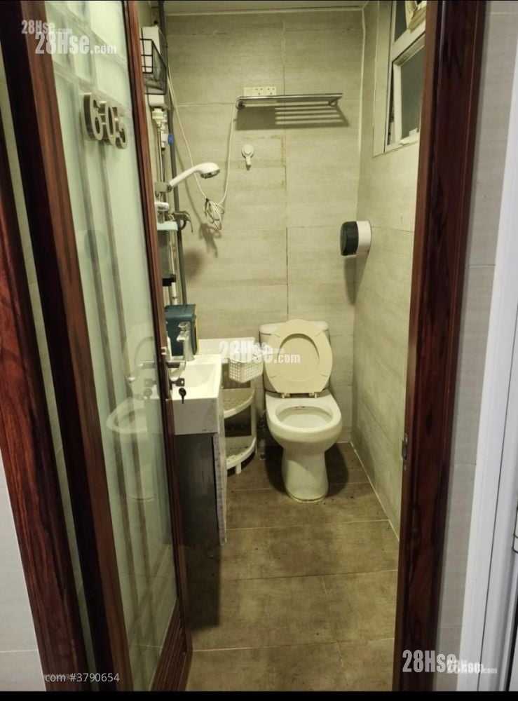 华发工业大厦 售盘 1 房 , 1 厕所 160 平方尺