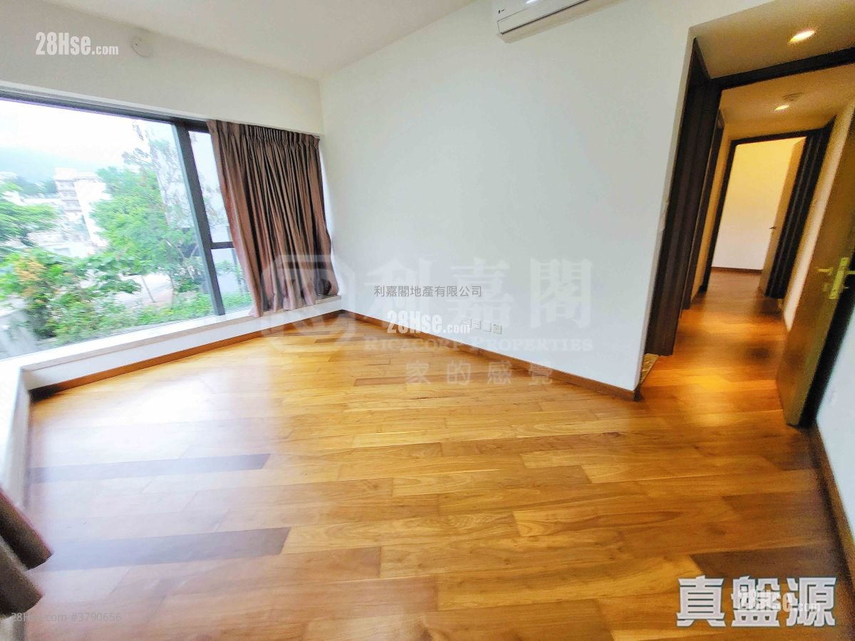 Parc Inverness Sell 3 Bedrooms 1,514 ft²