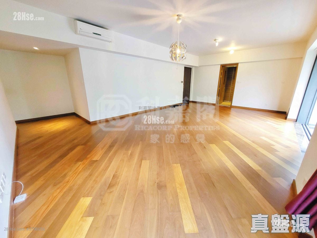 Parc Inverness Sell 3 Bedrooms 1,514 ft²