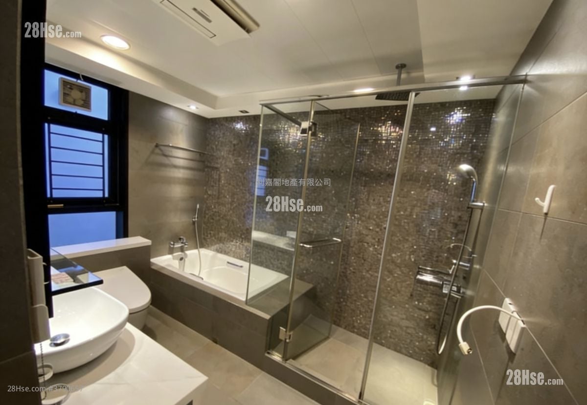 King's Park Hill Sell 3 Bedrooms 1,230 ft²