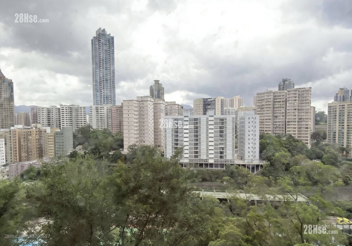 King's Park Hill Sell 3 Bedrooms 1,230 ft²