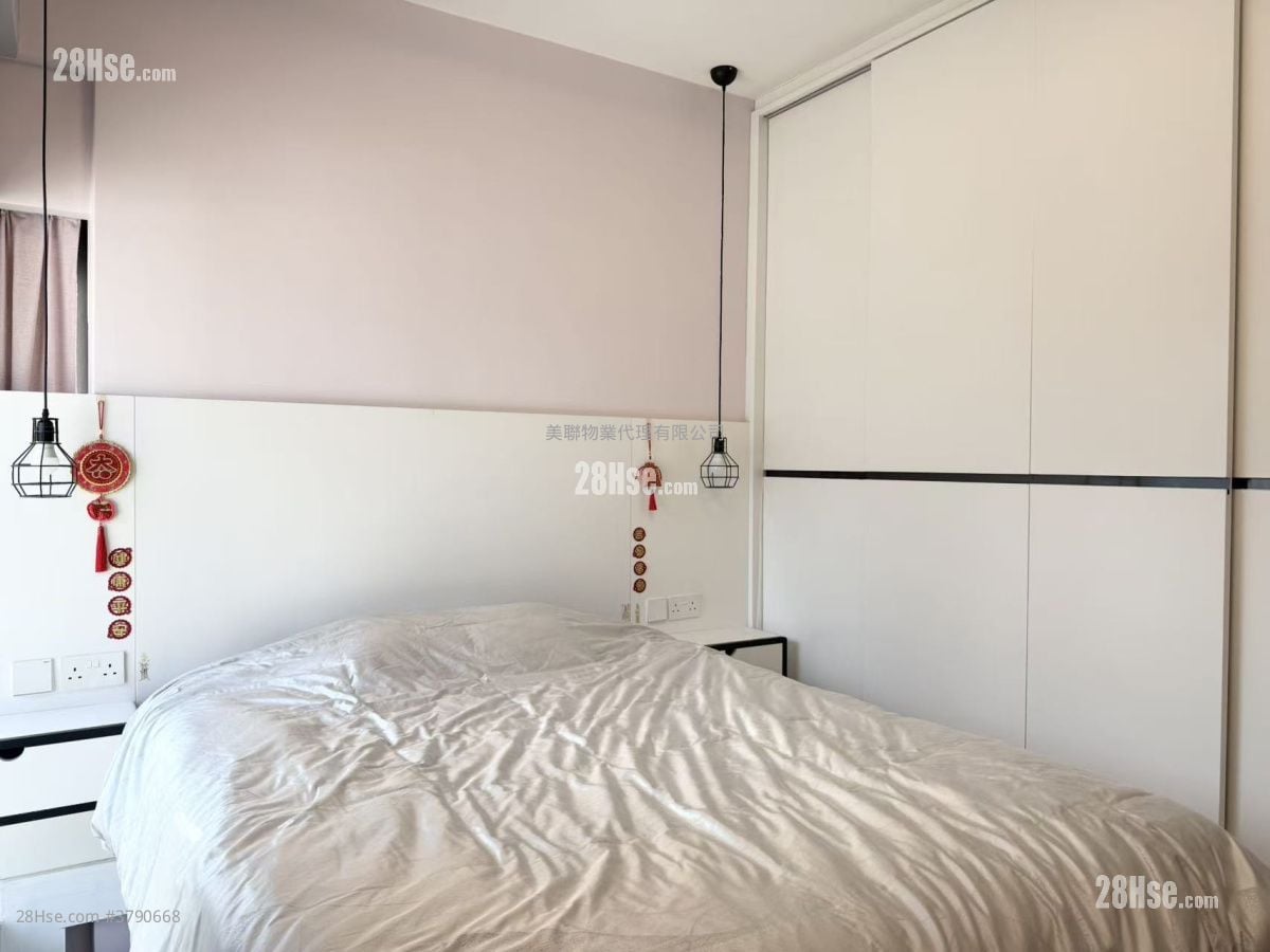 Alto Residences Sell 2 Bedrooms , 1 Bathroom 584 ft²