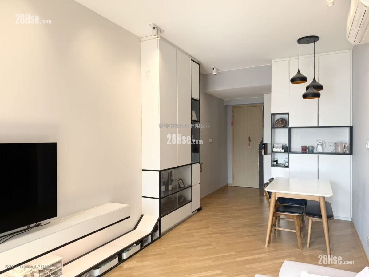 Alto Residences Sell 2 Bedrooms , 1 Bathroom 584 ft²