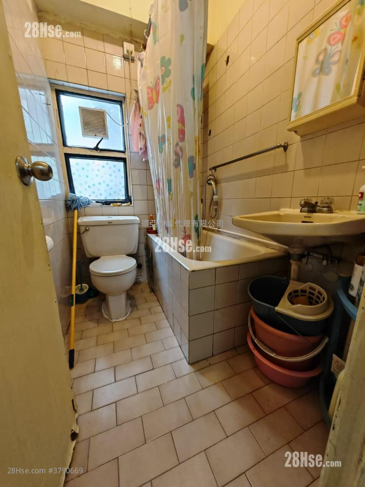 Sam Yuen Mansion Sell 2 Bedrooms , 1 Bathroom 386 ft²