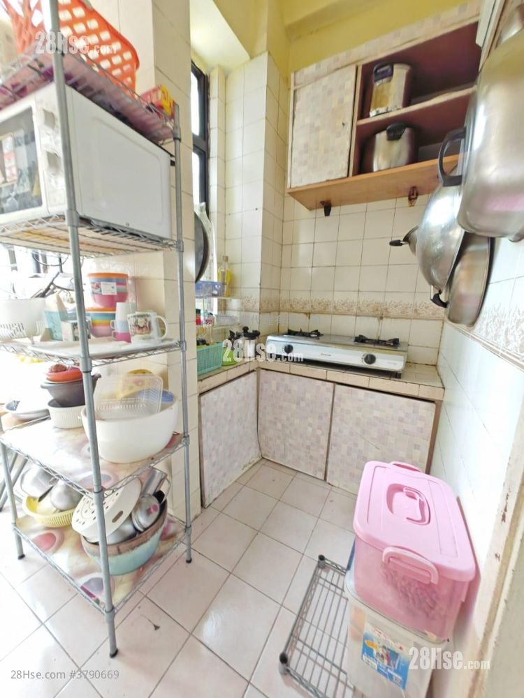 Sam Yuen Mansion Sell 2 Bedrooms , 1 Bathroom 386 ft²