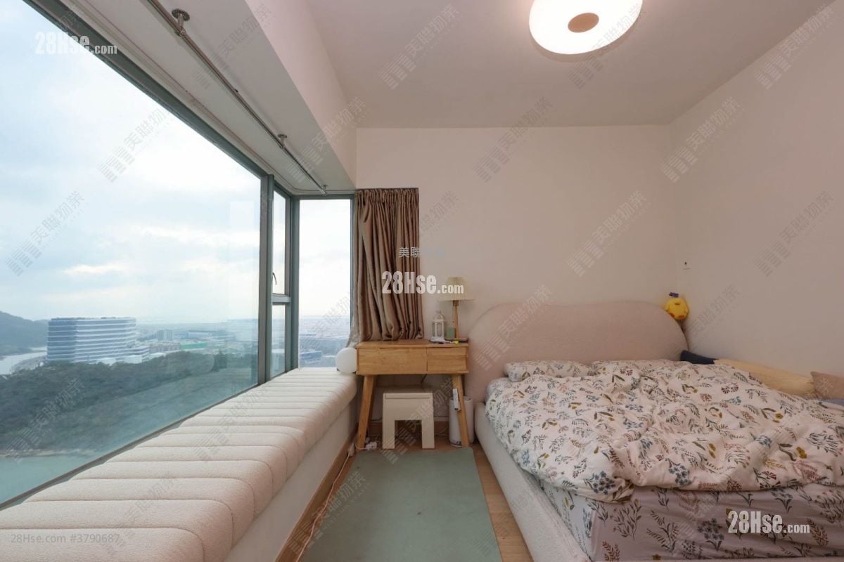 Seaview Crescent Sell 2 Bedrooms , 1 Bathroom 541 ft²