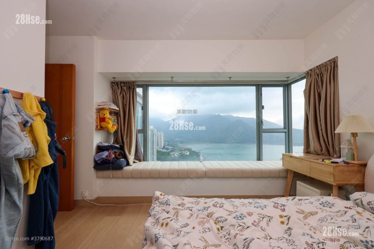 Seaview Crescent Sell 2 Bedrooms , 1 Bathroom 541 ft²