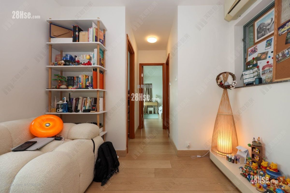 Seaview Crescent Sell 2 Bedrooms , 1 Bathroom 541 ft²