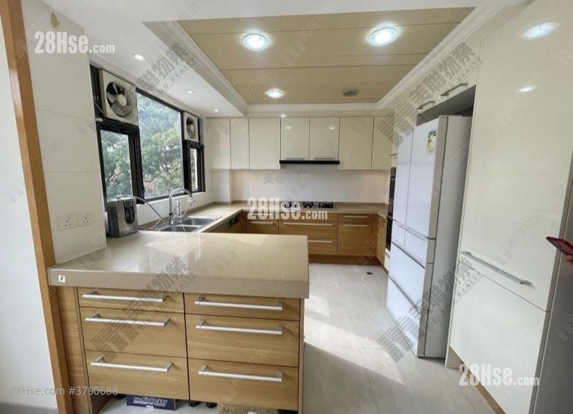 Eden Garden Sell 1,089 ft²