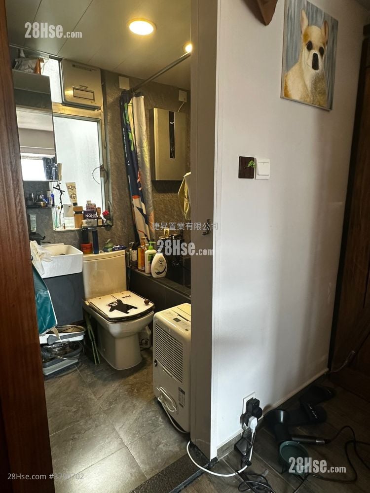 Sanford Mansion Sell 2 Bedrooms , 1 Bathroom 329 ft²