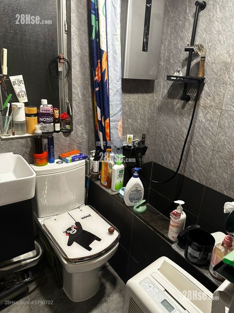 Sanford Mansion Sell 2 Bedrooms , 1 Bathroom 329 ft²