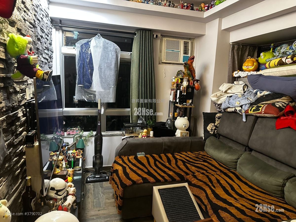 Sanford Mansion Sell 2 Bedrooms , 1 Bathroom 329 ft²