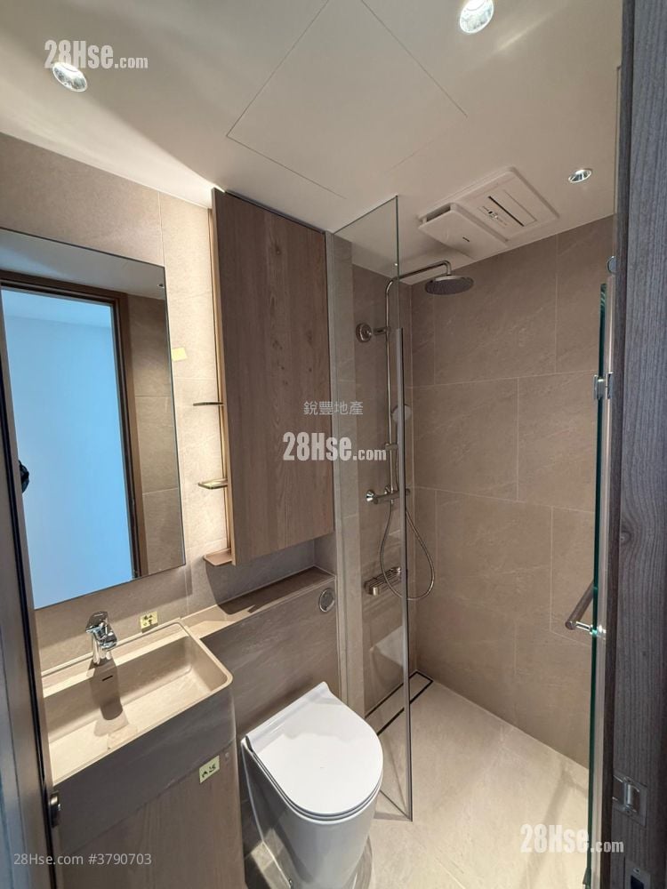 Finnie 租盘 2 房 , 1 浴室 361 平方尺