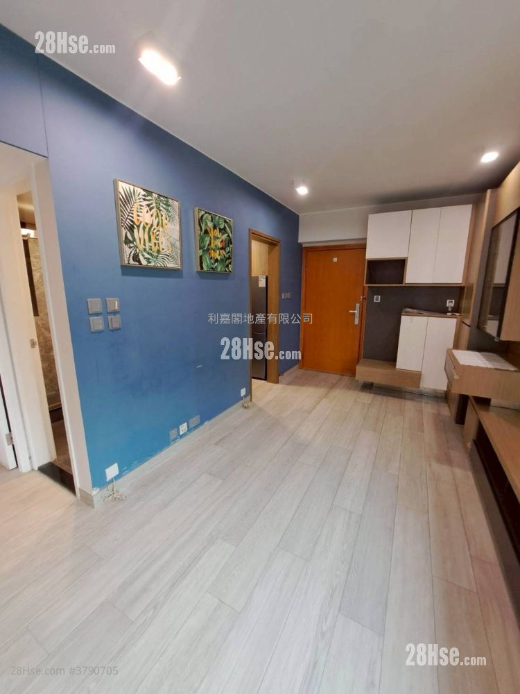 Yoho Town Sell 2 Bedrooms 422 ft²