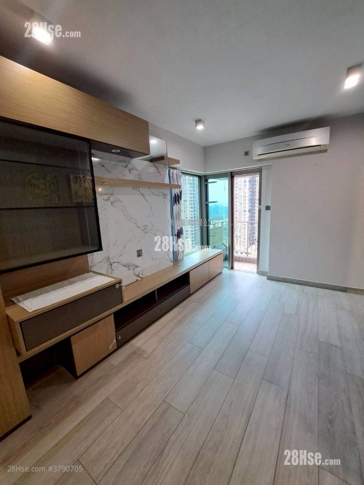 Yoho Town Sell 2 Bedrooms 422 ft²