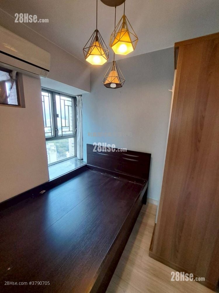 Yoho Town Sell 2 Bedrooms 422 ft²