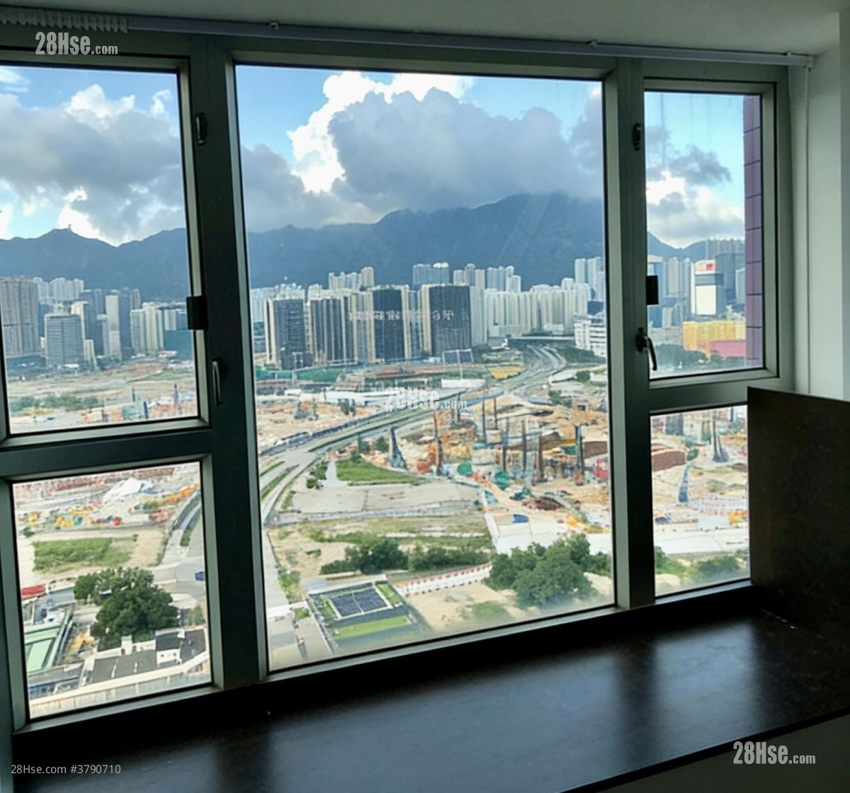 Grand Waterfront Sell 2 Bedrooms , 1 Bathroom 360 ft²