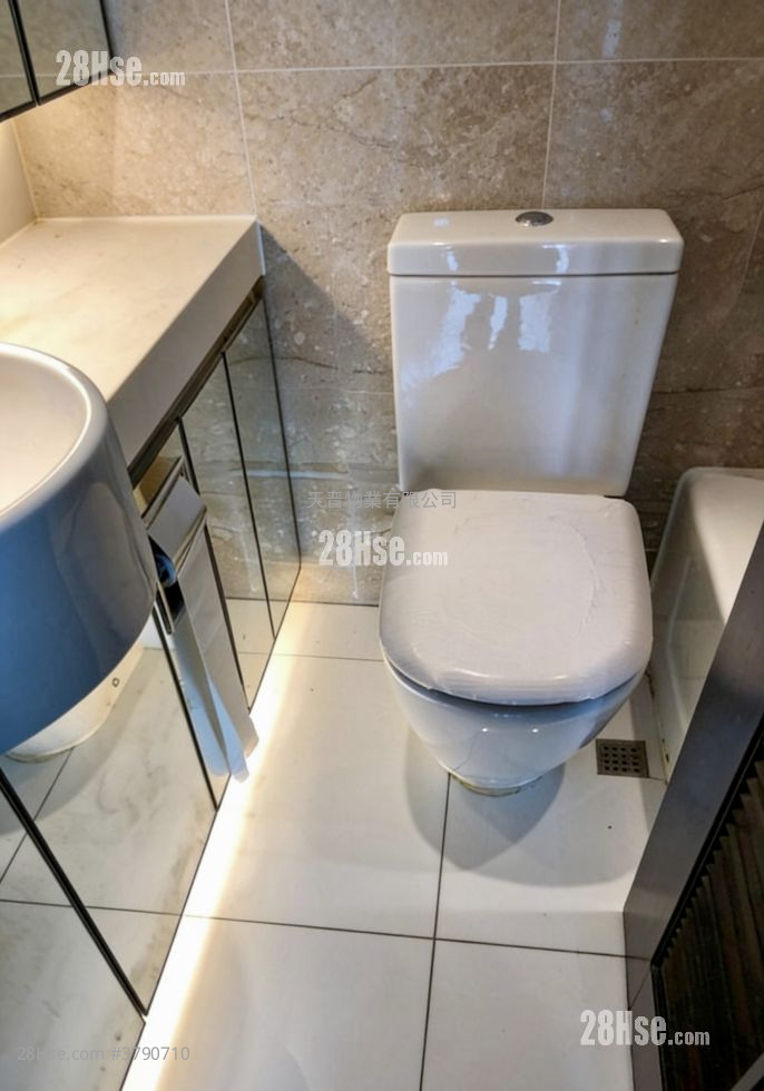 Grand Waterfront Sell 2 Bedrooms , 1 Bathroom 360 ft²