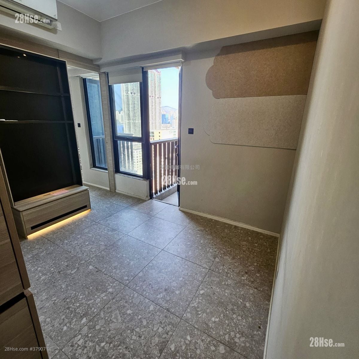 Artisan Garden Sell 1 Bedroom , 1 Bathroom 303 ft²