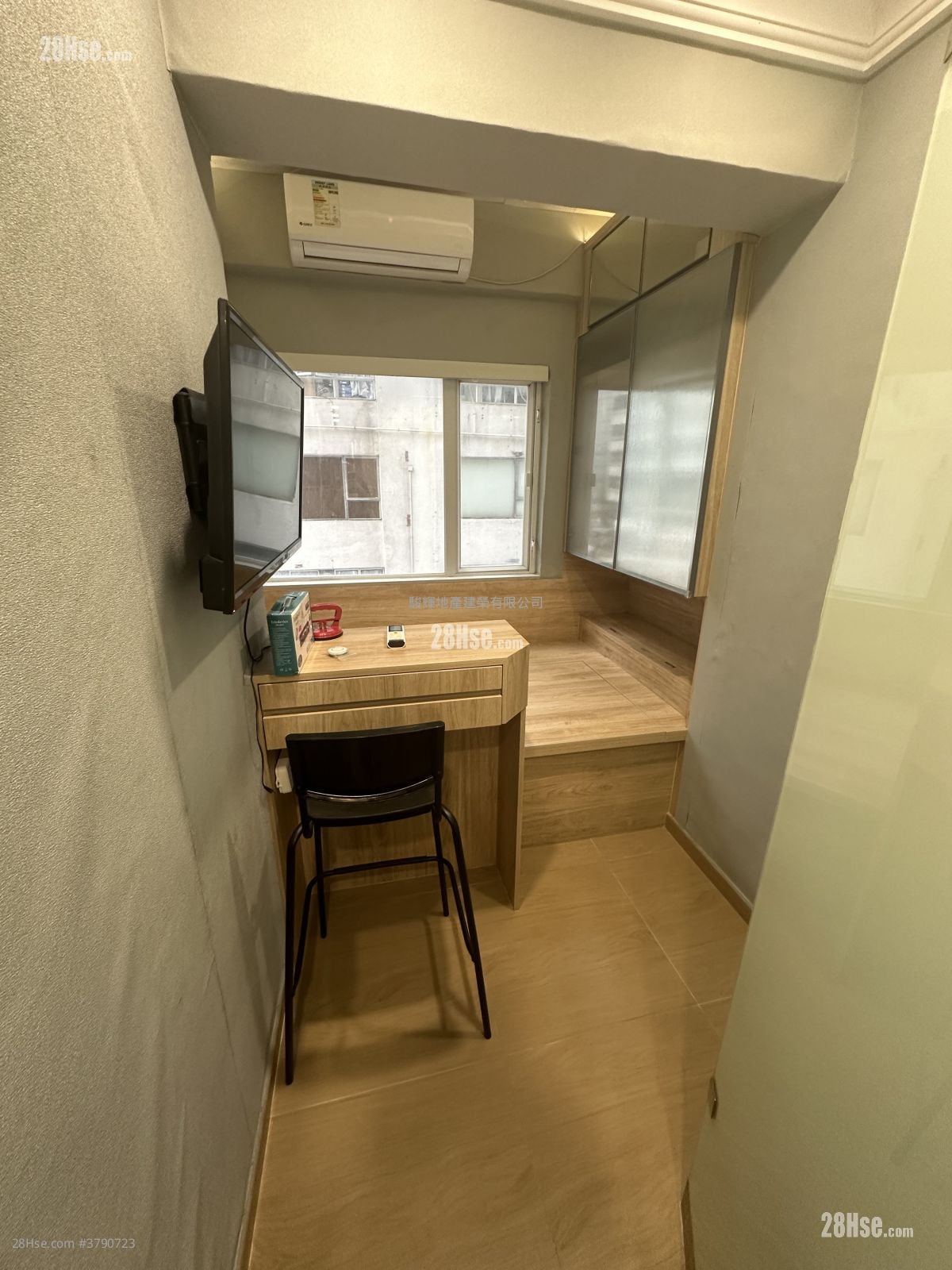 Pak Lok Building Rental Studio , 1 Bathroom 150 ft²