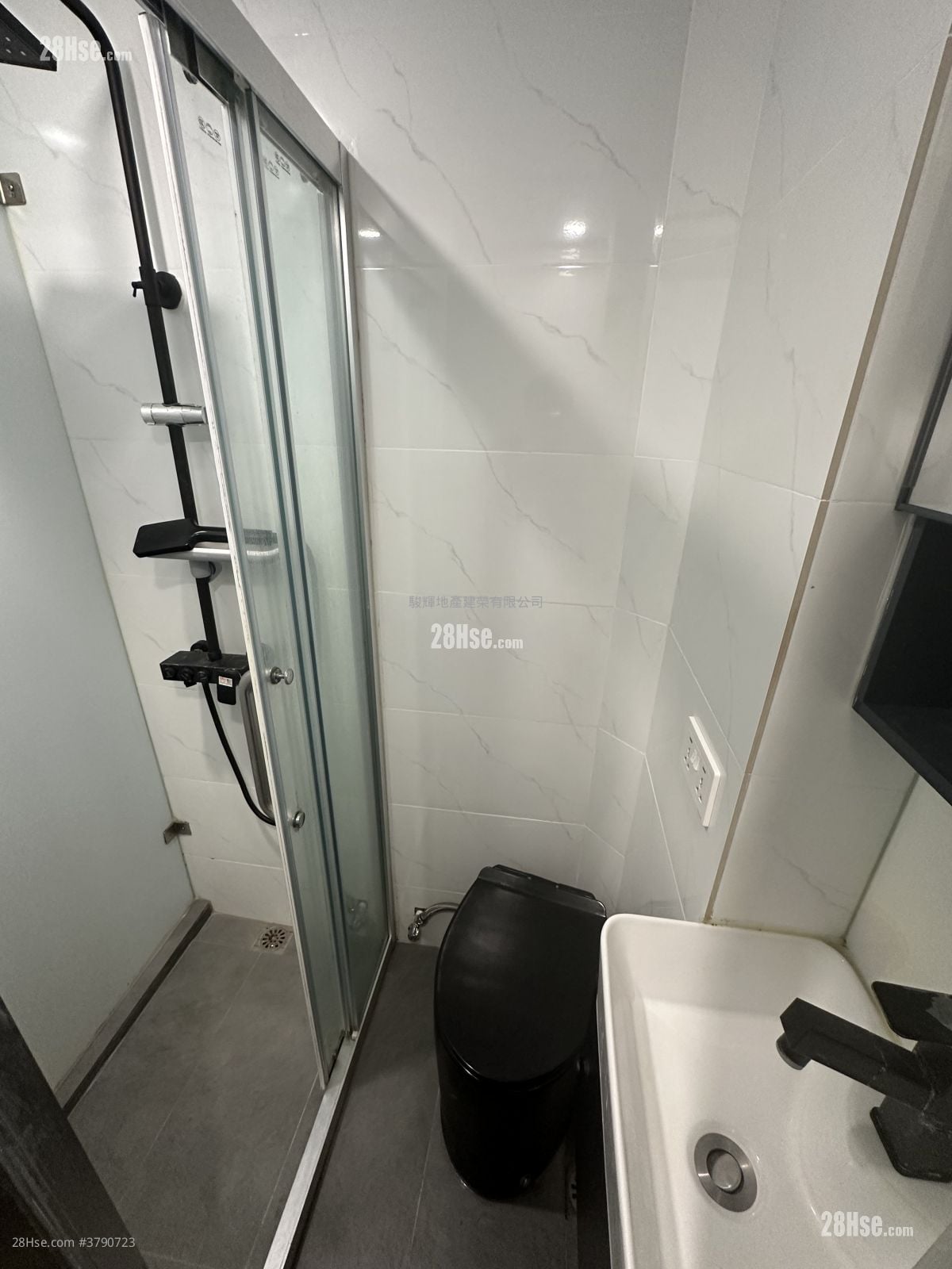 Pak Lok Building Rental Studio , 1 Bathroom 150 ft²