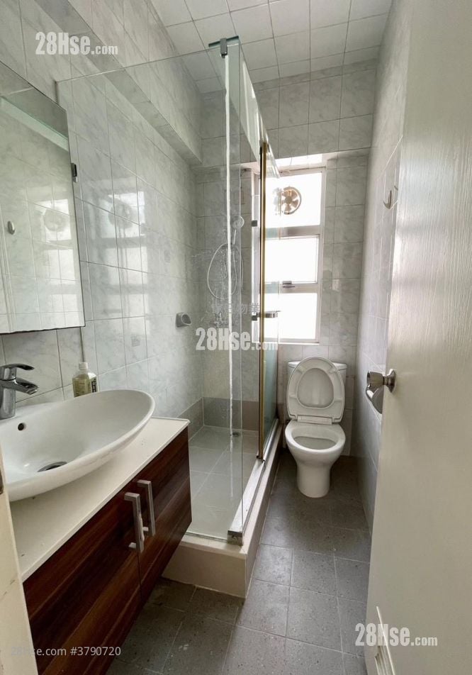 华美阁 售盘 3 房 , 2 浴室 733 平方尺