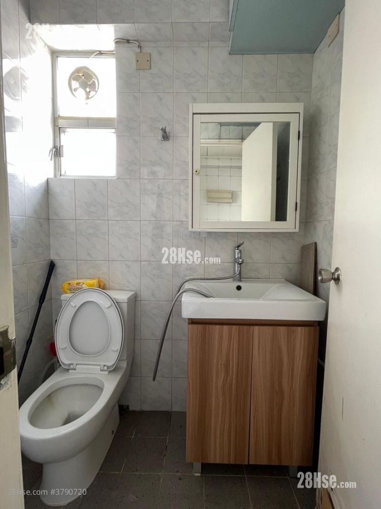 华美阁 售盘 3 房 , 2 浴室 733 平方尺