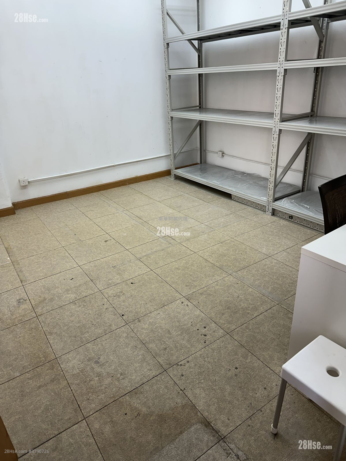 屯门工业中心 租盘 开放式间隔 180 平方尺