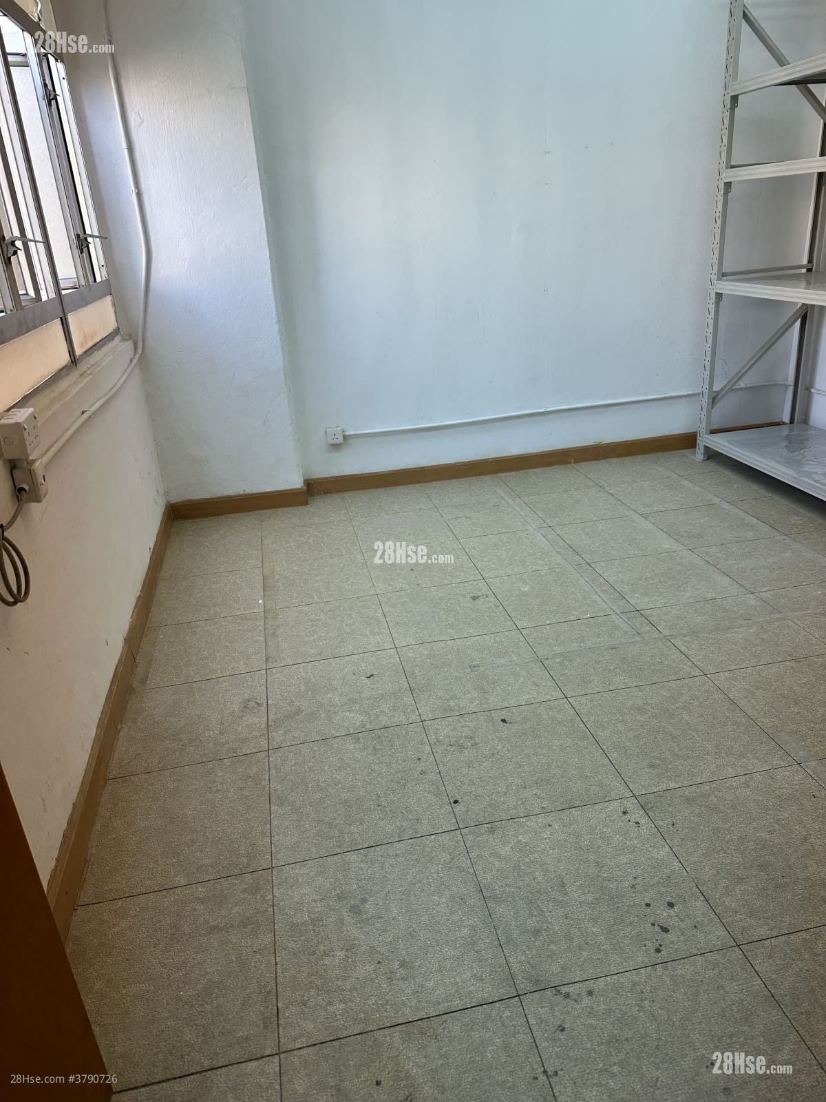 屯门工业中心 租盘 开放式间隔 180 平方尺