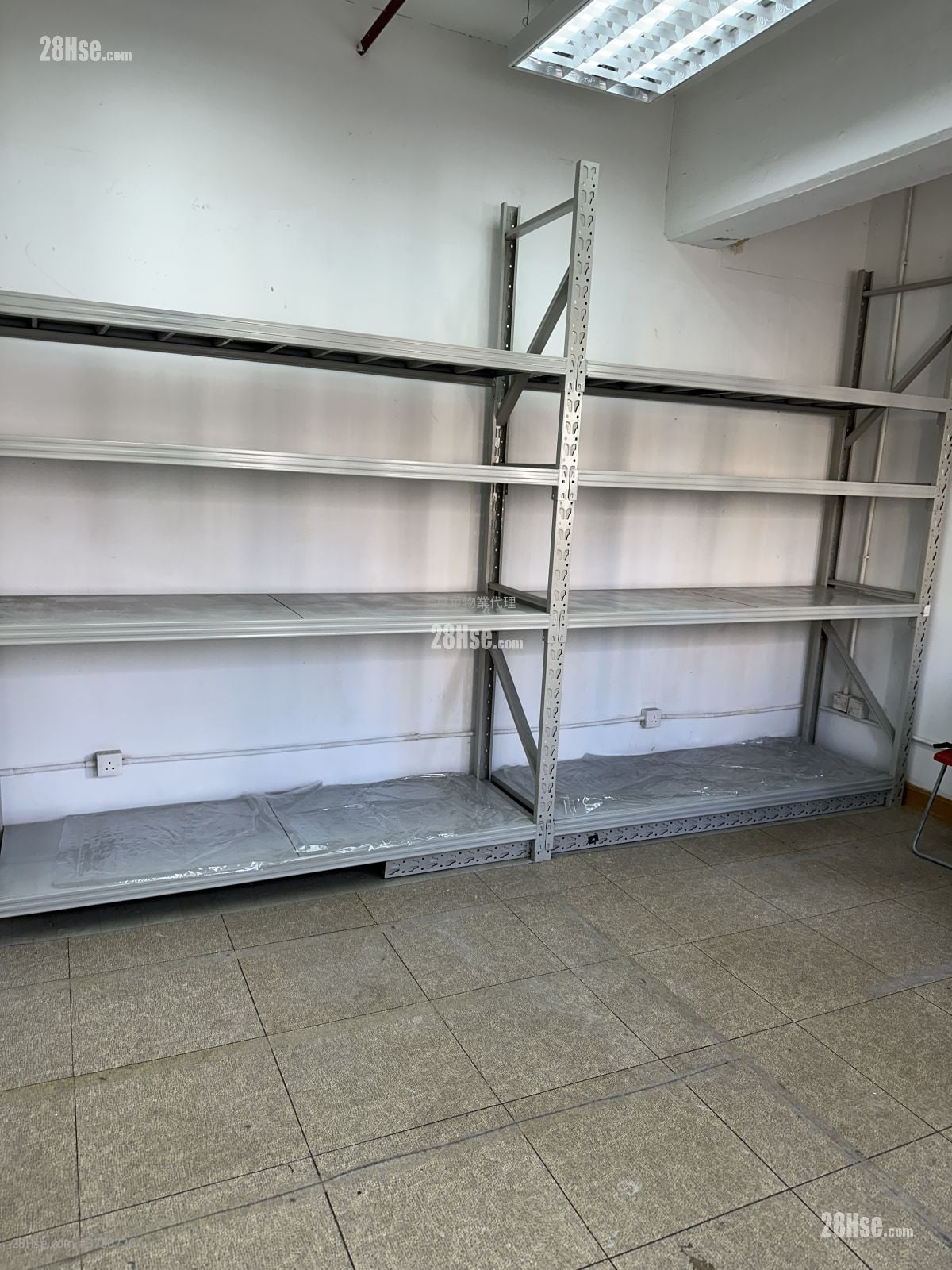 屯门工业中心 租盘 开放式间隔 180 平方尺