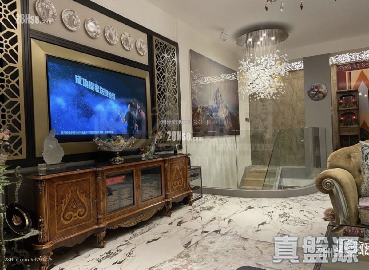 御皇台 售盘 4 房 1,429 平方尺