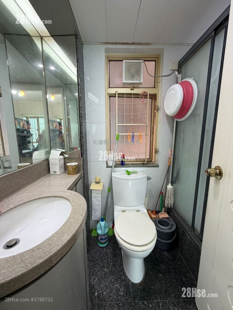 新宝城 售盘 2 房 377 平方尺