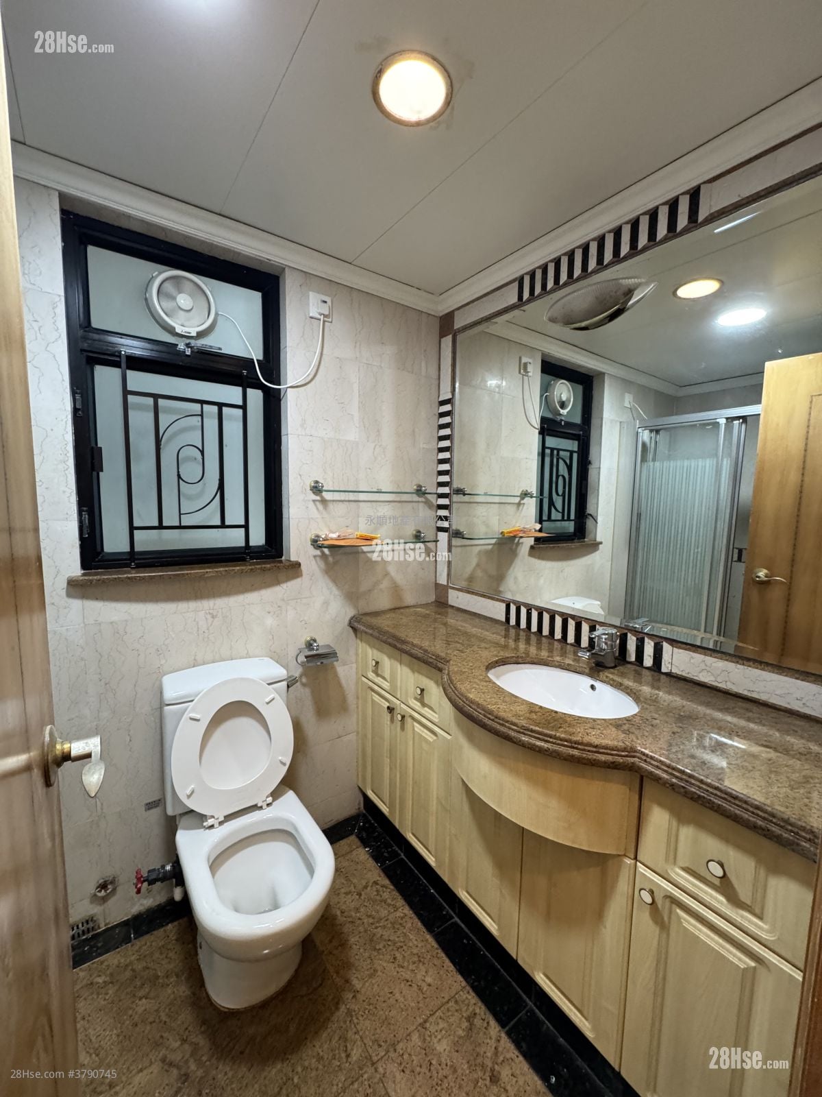 Scenic View Rental 2 Bedrooms , 1 Bathroom 464 ft²