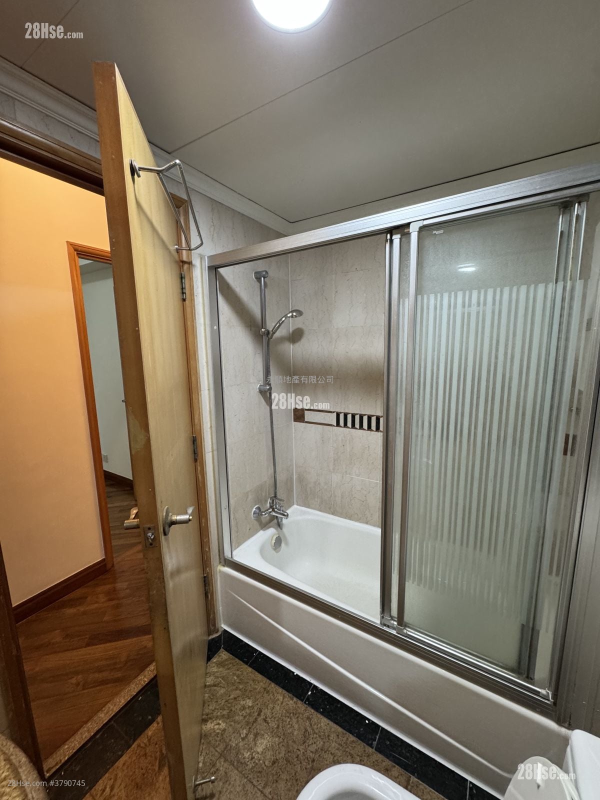 Scenic View Rental 2 Bedrooms , 1 Bathroom 464 ft²