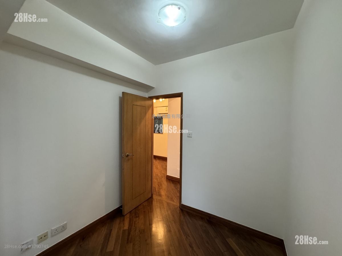 Scenic View Rental 2 Bedrooms , 1 Bathroom 464 ft²