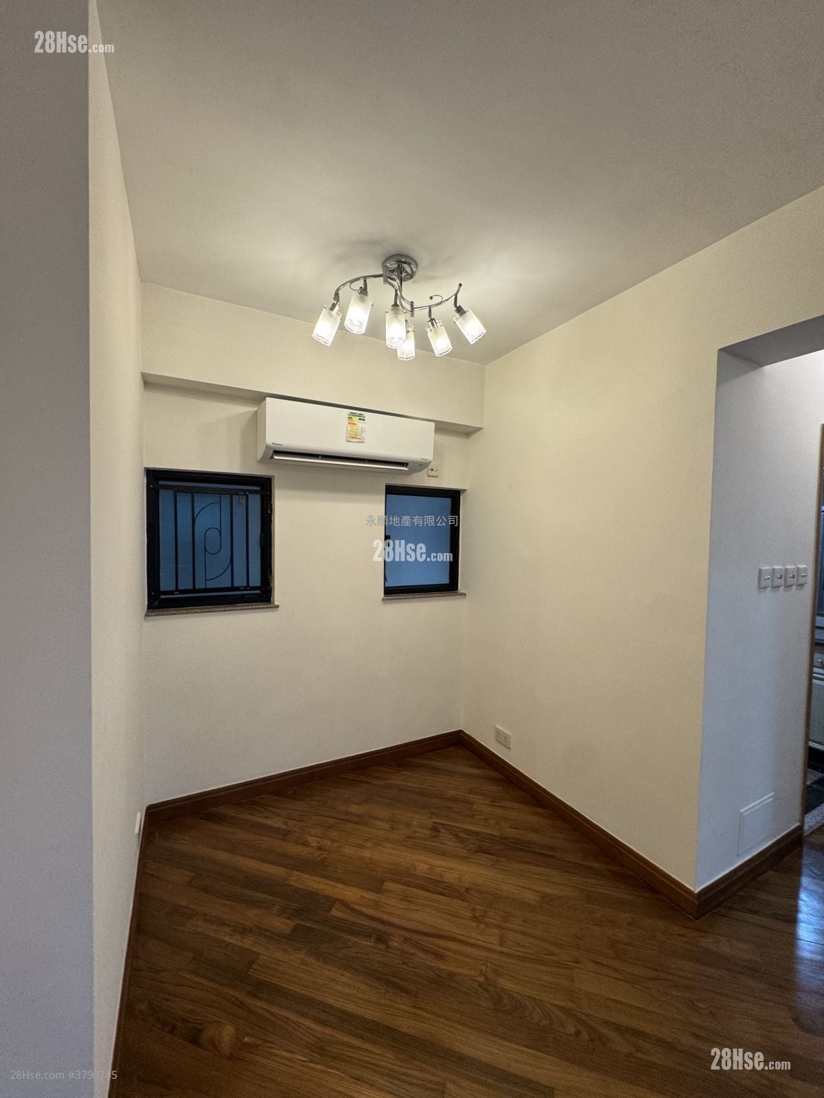 Scenic View Rental 2 Bedrooms , 1 Bathroom 464 ft²