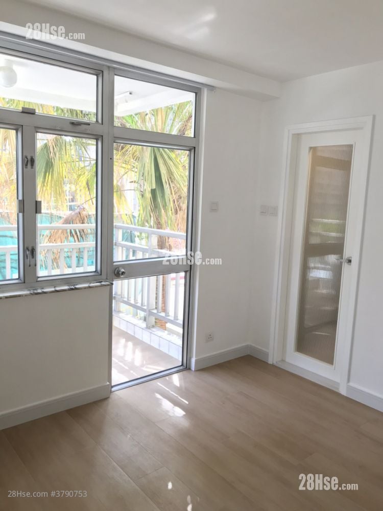 Mei Foo Sun Chuen Sell 3 Bedrooms , 2 Bathrooms 936 ft²