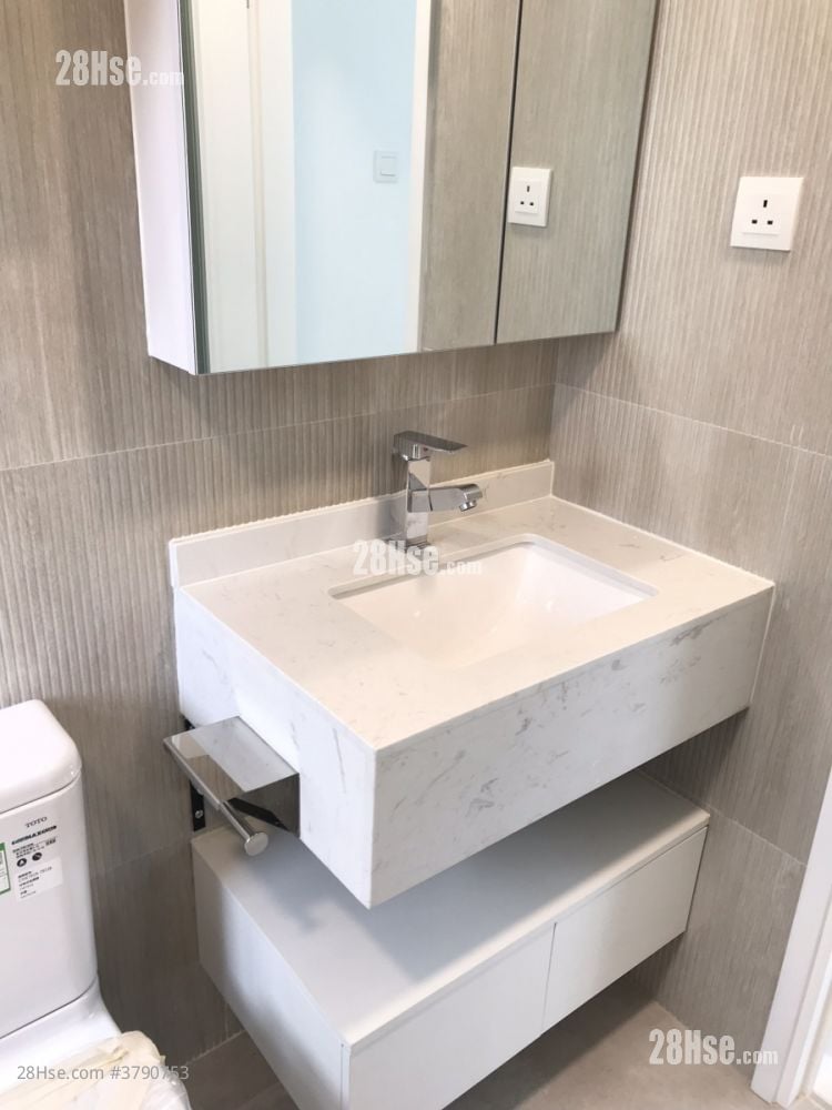 Mei Foo Sun Chuen Sell 3 Bedrooms , 2 Bathrooms 936 ft²