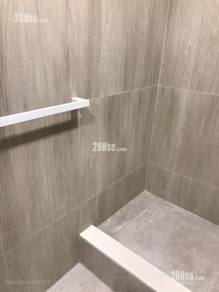 Mei Foo Sun Chuen Sell 3 Bedrooms , 2 Bathrooms 936 ft²