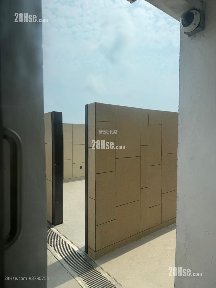 Gold Coast Bay Sell 1 Bedroom , 1 Bathroom 306 ft²