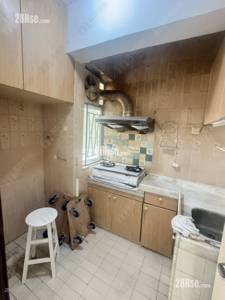 Po Sing Centre Sell 2 Bedrooms , 1 Bathroom 362 ft²