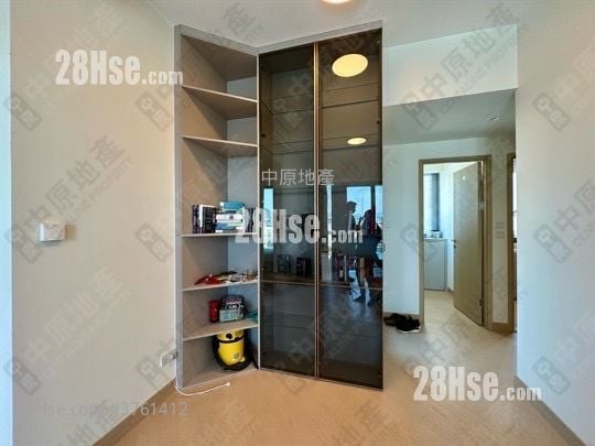 living room: Grand Victoria Sell 2 Bedrooms , 1 Bathroom 597 ft²