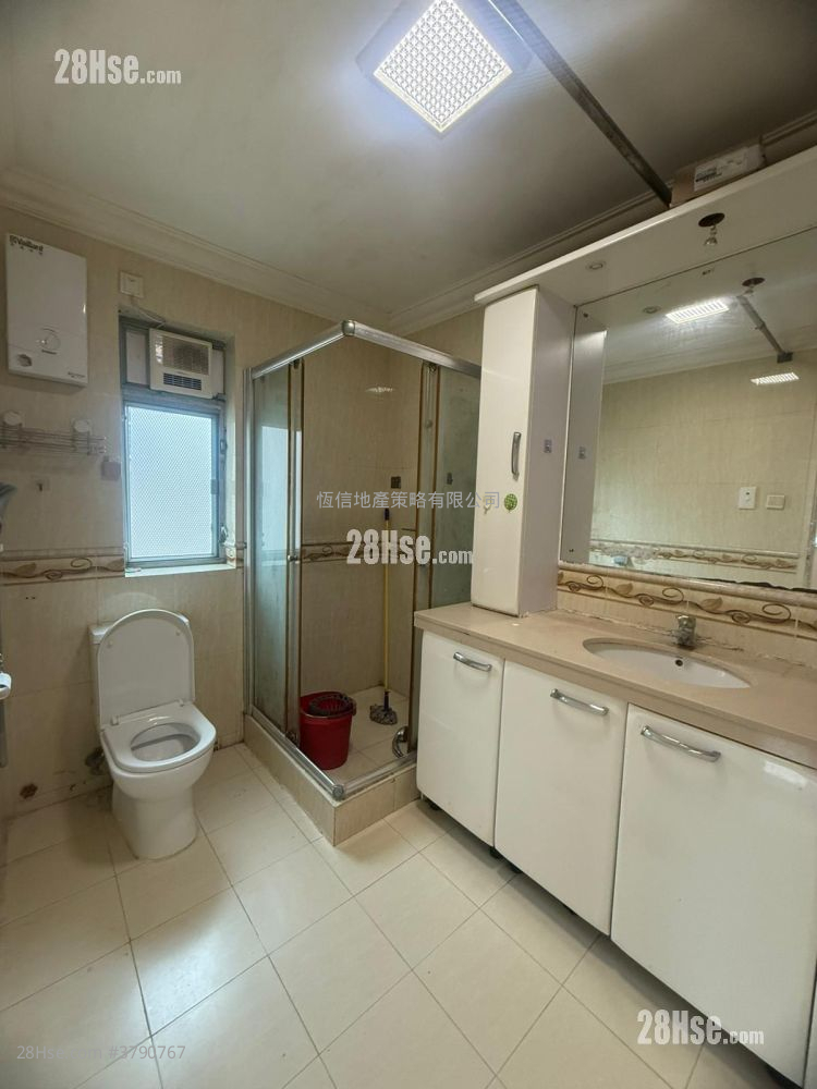 Village Sell 630 ft²