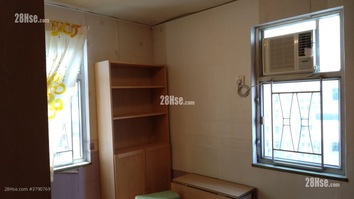 Healthy Gardens Sell 2 Bedrooms , 1 Bathroom 446 ft²