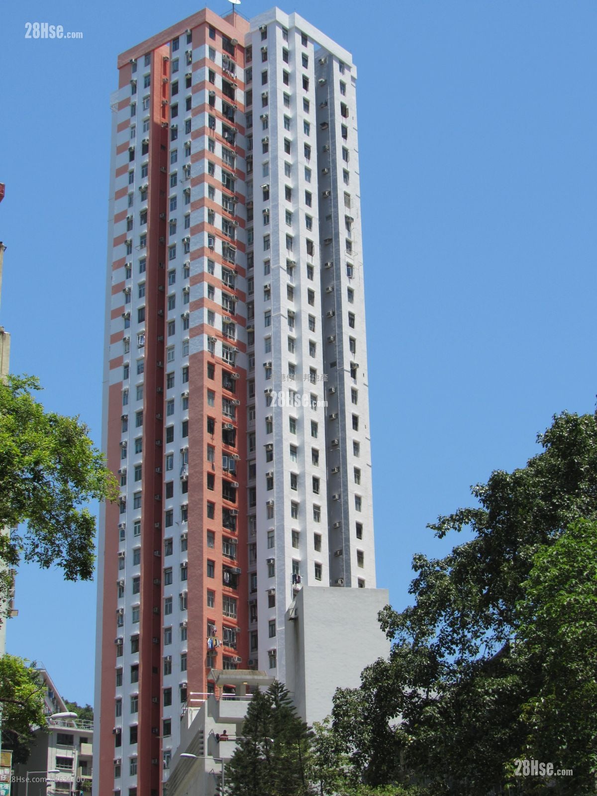 Yue Fai Court Sell 2 Bedrooms 384 ft²